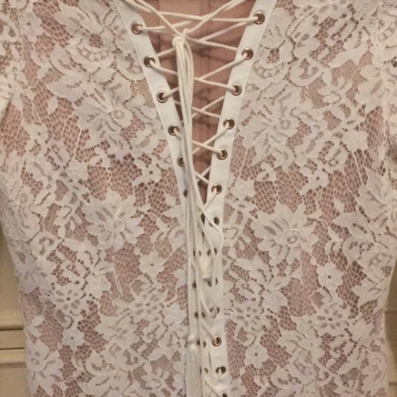 **SOLD** Jetset Diaries Ruins White Lace Up Dress - Picture 7 of 8